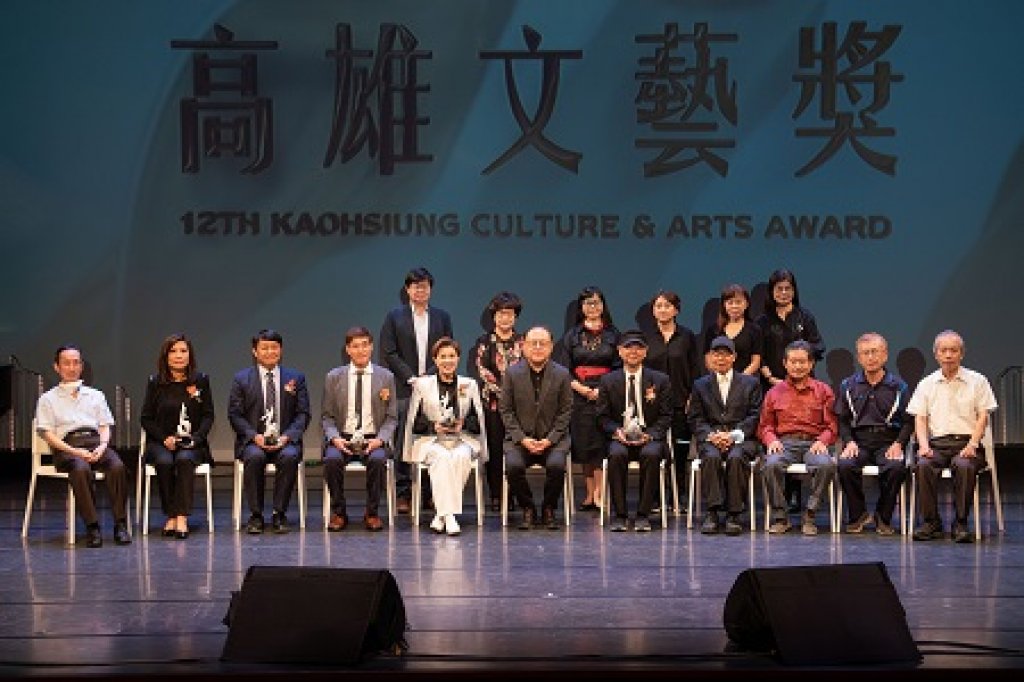 市長陳其邁親頒高雄文藝獎恭賀5位得獎人 首度產生文化資產類及雙領域得主