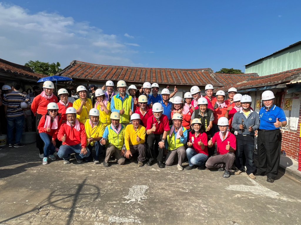 南市勞工局做工行善團助老攜手送暖