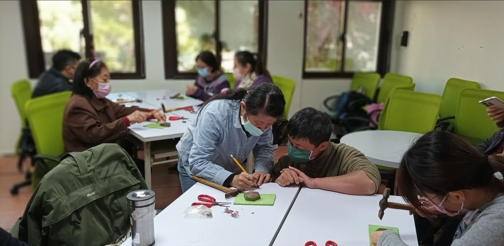 台南就業中心 辧金工創業分享 與求職人共度閃亮聖誕