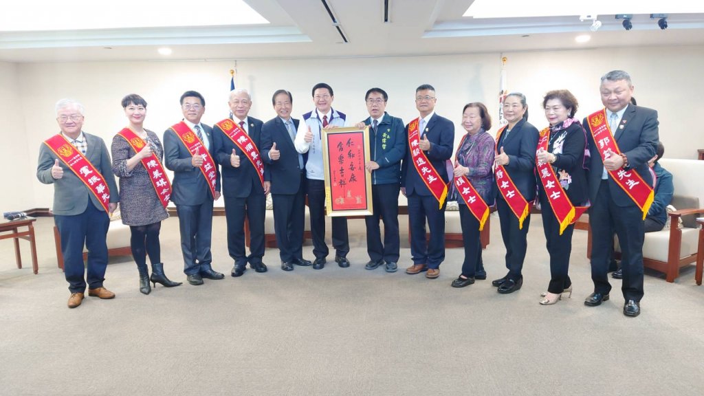 黃偉哲接見9位全國好人好事傑出市民 感謝公私合作共創向善願景