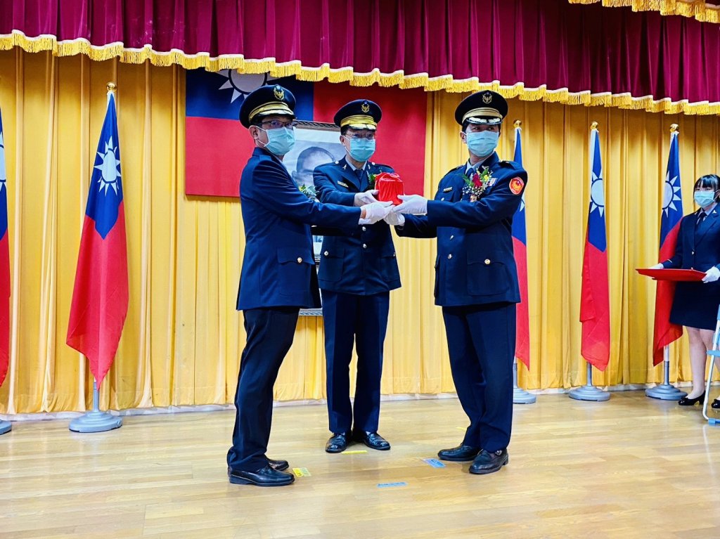 臺南市警察局婦幼警察隊卸任代理、新隊長布達交接典禮