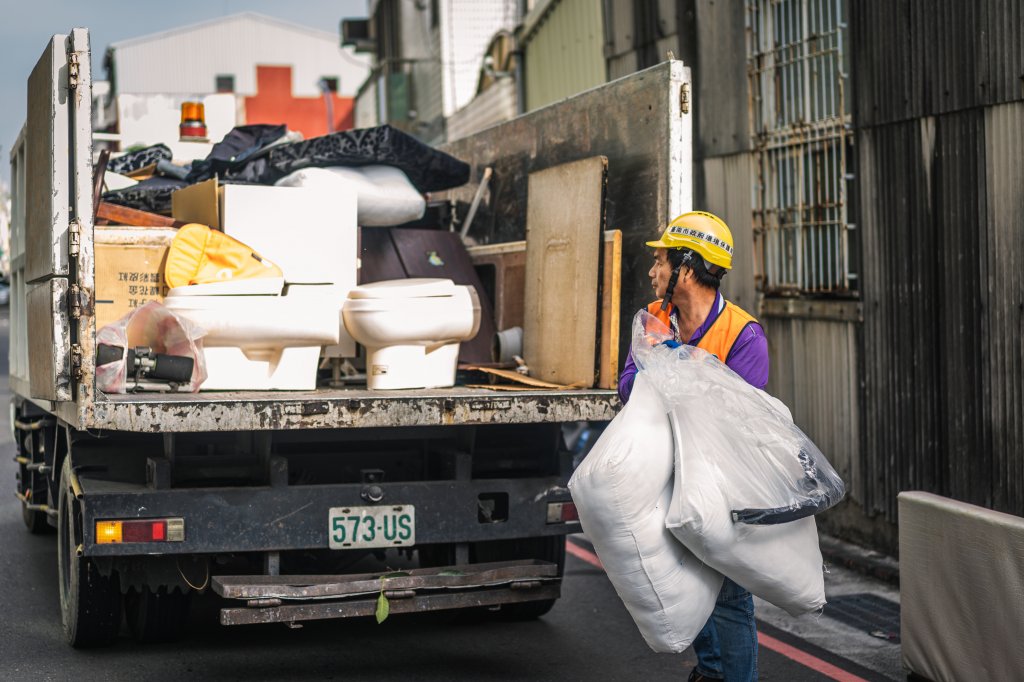 南市環保局呼籲提早清潔大掃除 盡早預約清運大型傢具