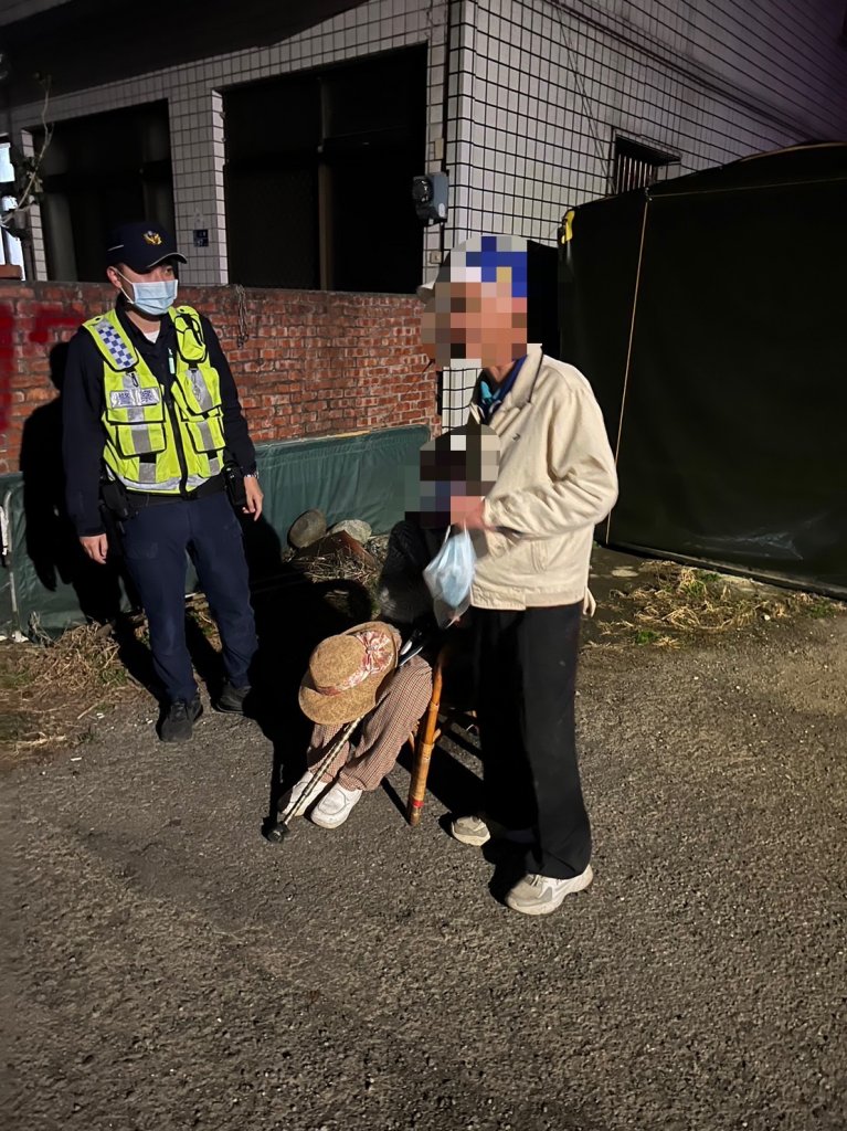 一名年約70歲婦人在卓蘭鎮某道路徘徊 ｜大湖警方助其返家