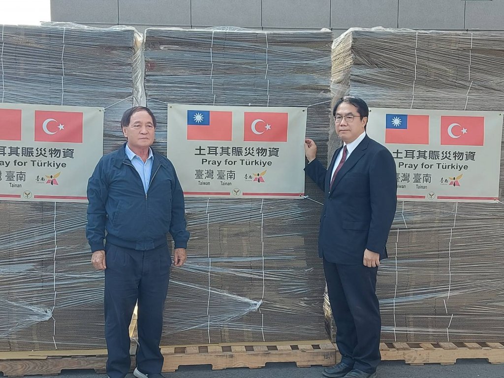土耳其震災 黃偉哲媒合南六企業捐贈6,000只紙箱