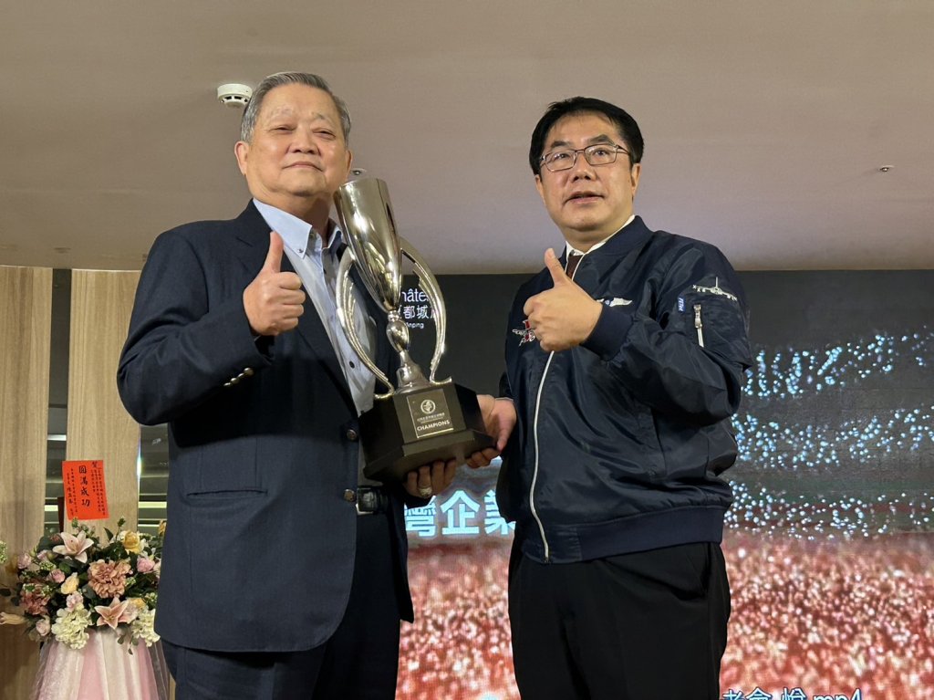 台灣鋼鐵足球隊2022冠軍三連霸 黃偉哲期許打造台灣的足球王國