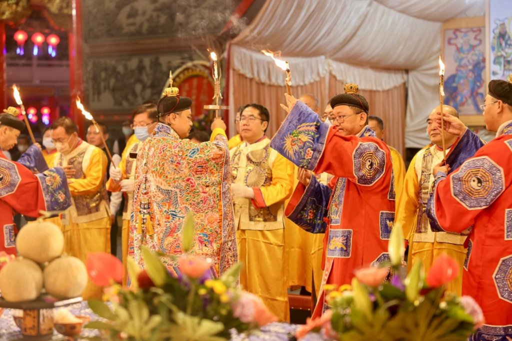 鹿耳門媽祖舉辦大法會 市長黃偉哲為台南市民點燈祈福