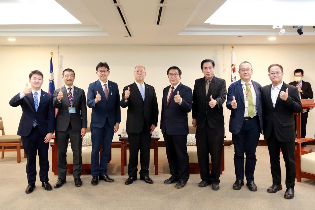 日本台灣交流協會高雄事務所新任所長奧正史拜會黃偉哲暢談交流願景