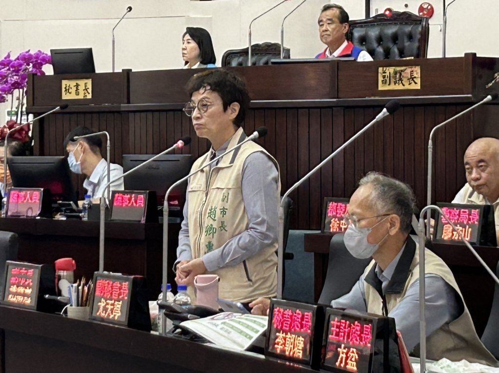 台南市議會登革熱專案報告 副市長趙卿惠率防疫團隊說明進度