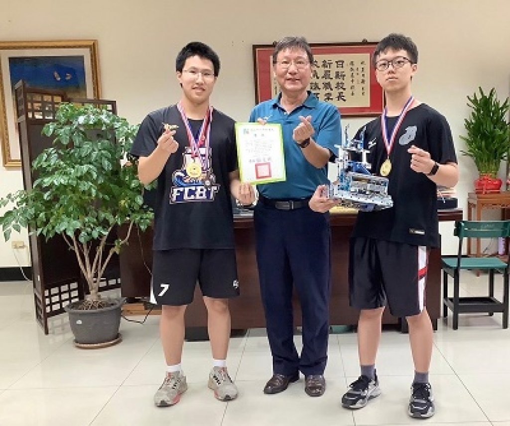 福誠高中奪高雄市青少年創意機器人競賽第一名、榮獲MARC AI 機器人聯盟賽最佳簡報獎
