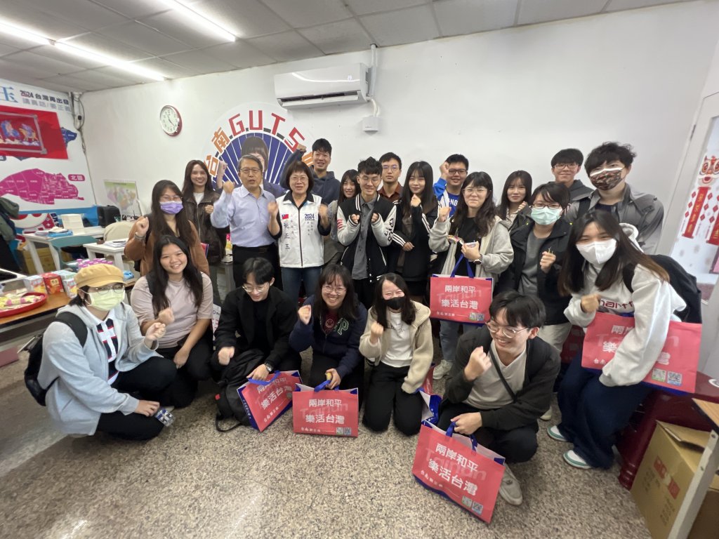 成功大學政治系師生拜訪立委候選人姚正玉 暢談參選理念