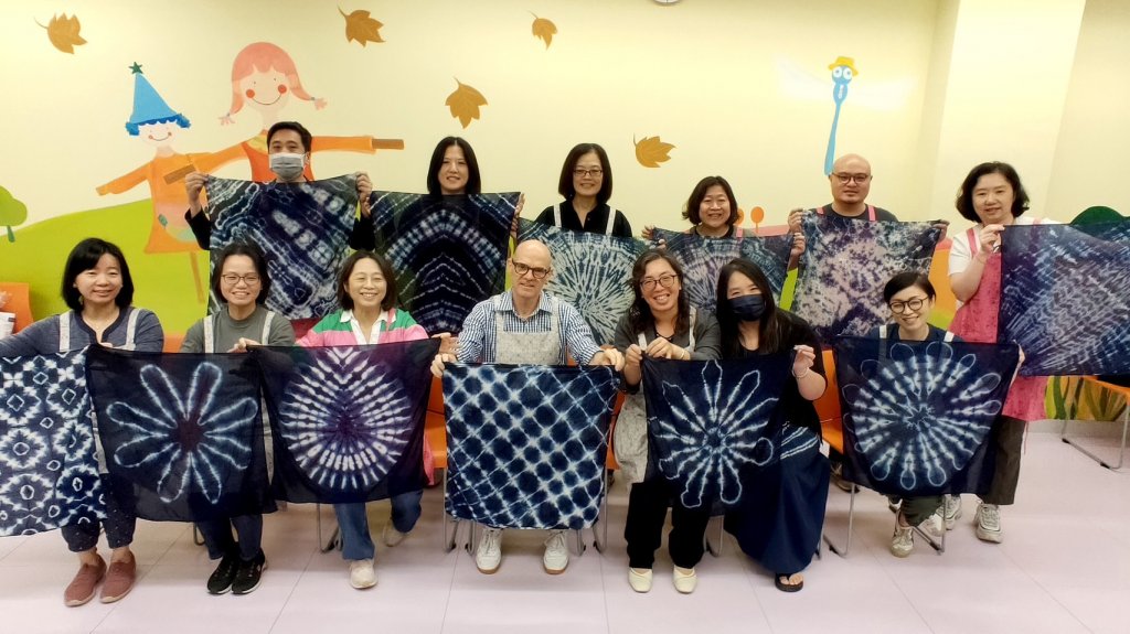 澳洲辦事處參訪「臺灣客家文化館 」體驗藍染手作課程