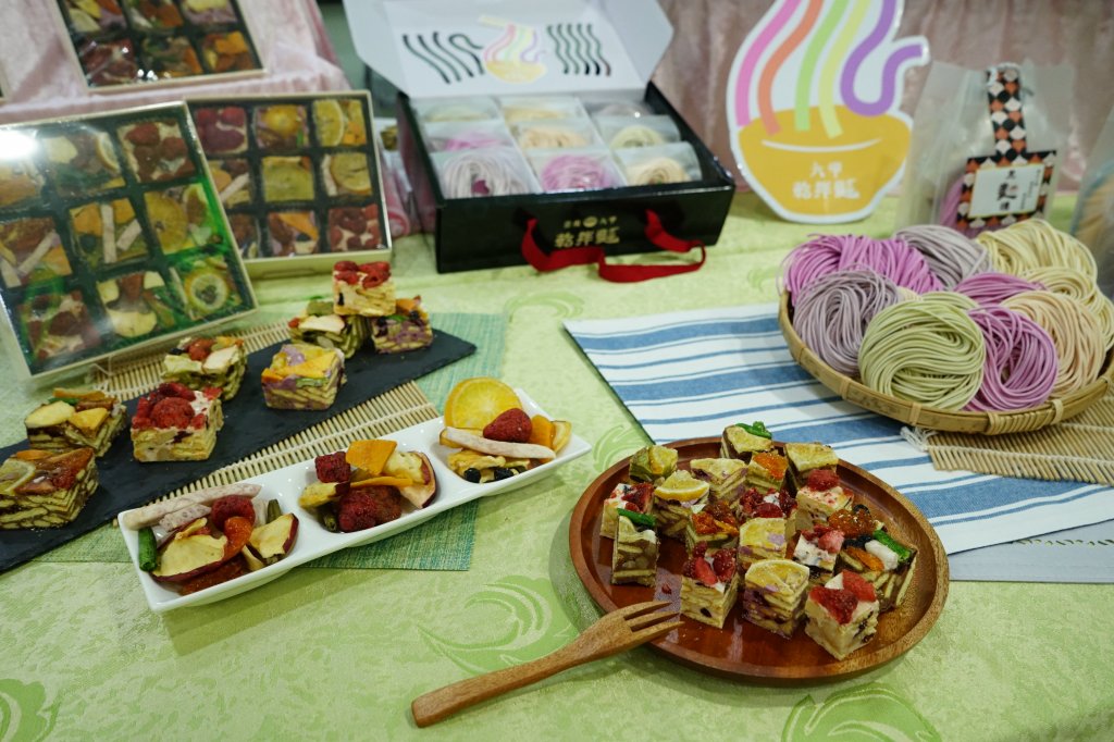 臺南郵局與台南第二監獄首次攜手跨界合作 推出乾拌麵及雪Q餅禮盒