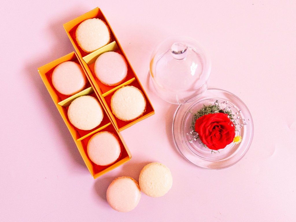 永遠甜蜜，台南大飯店推情人節限定馬卡龍玫瑰禮盒！