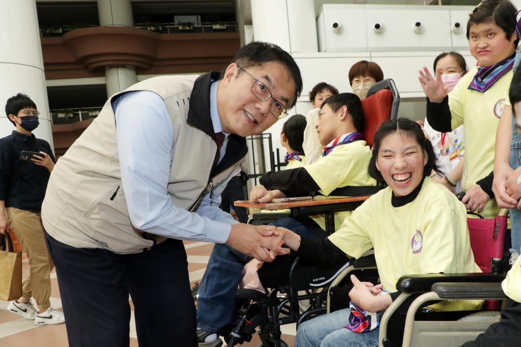 全國身心障礙機構績優工作人員「育智獎」頒獎首次移師台南 黃偉哲籲給社工更多支持