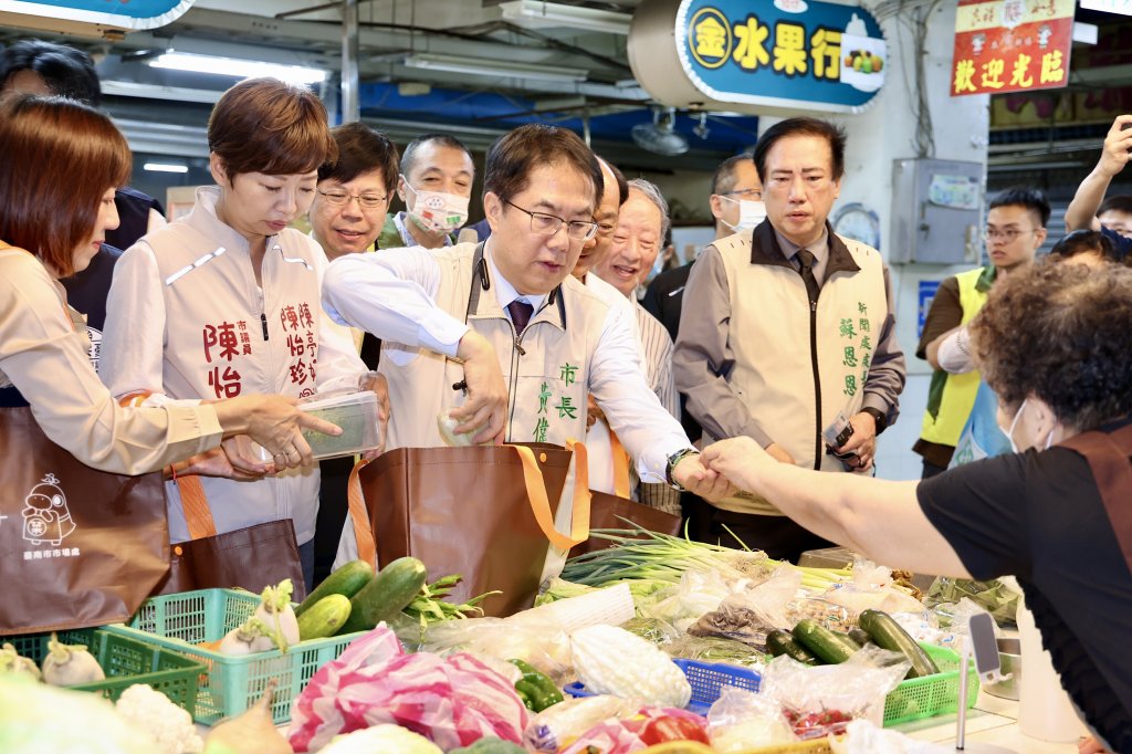 台南市場新時「袋」  黃偉哲號召民眾響應「少用、自備、再使用」減塑妙招 
