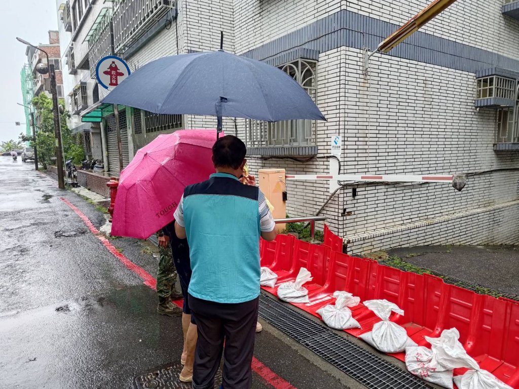 防範凱米豪雨 臺南市沙包防水擋板預防性疏散撤離嚴陣以待