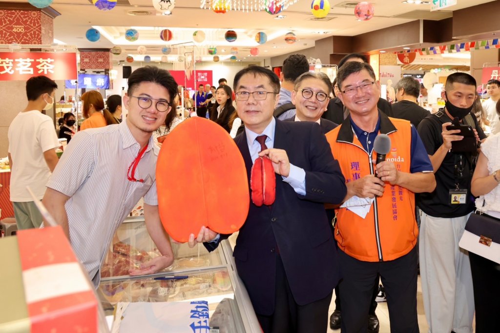 「穿越400臺南物產展」臺中大遠百登場  黃偉哲邀遊臺南享美食