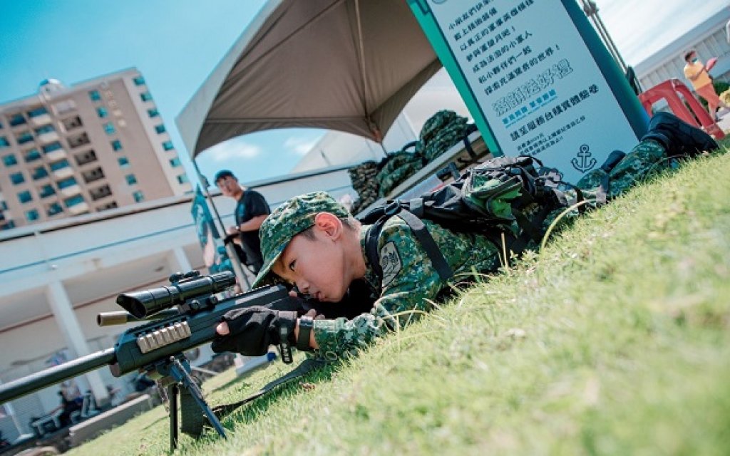  軍區嘉年華「守護」高雄海軍四海一家登場 軍榮月系列活動  小兵日記feat.四海一家  海軍陸戰隊特別版 搶先登場