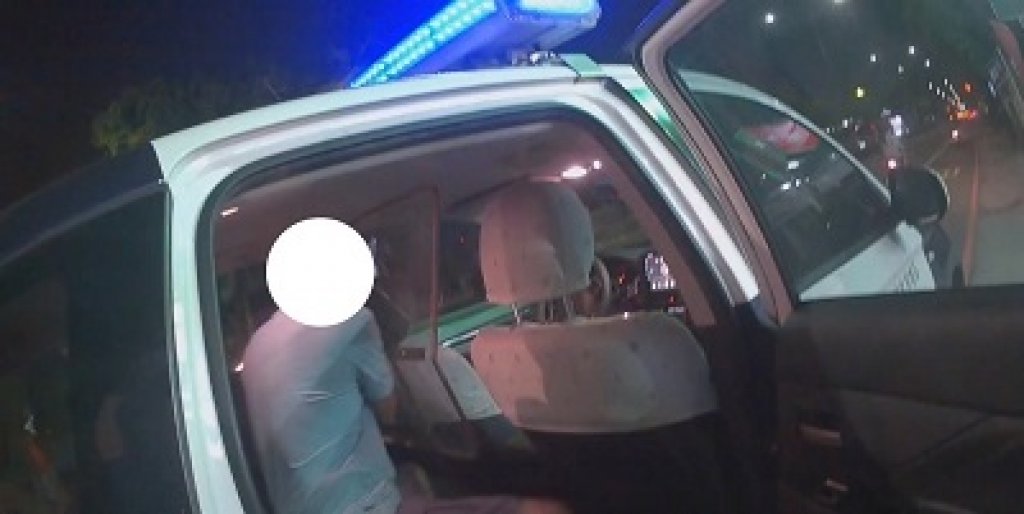 男子騎車抽菸遭警查獲酒駕