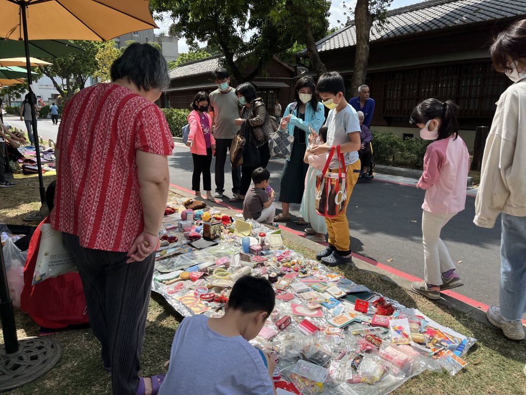 敬師月同歡 免廢市集闖關、二手書交換趣味滿滿