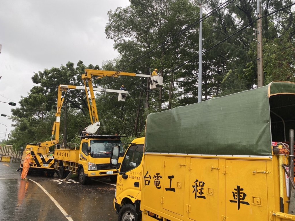 中度颱風「山陀兒」來襲 恐登陸嘉南高 台電台南區處全力戒備防颱 