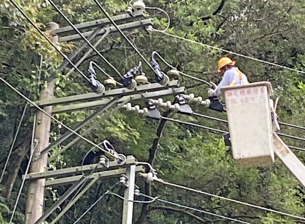 台電新竹啟動最高警戒因應山陀兒颱風　逾萬戶停電全力動員搶修全面供電