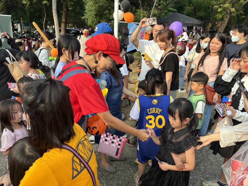 妃妃姐姐萬聖親水萌樂園 在東橋相見歡