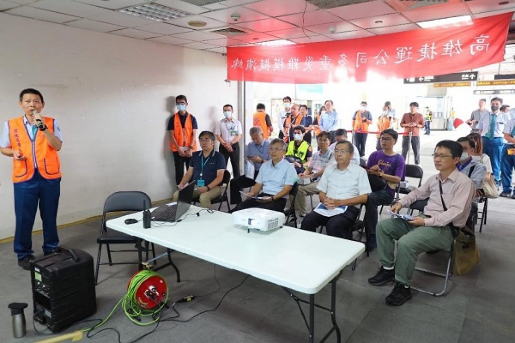 高捷聯合市府相關局處舉行公車接駁大型模擬演練 過程逼真，成功展現高度應變能力