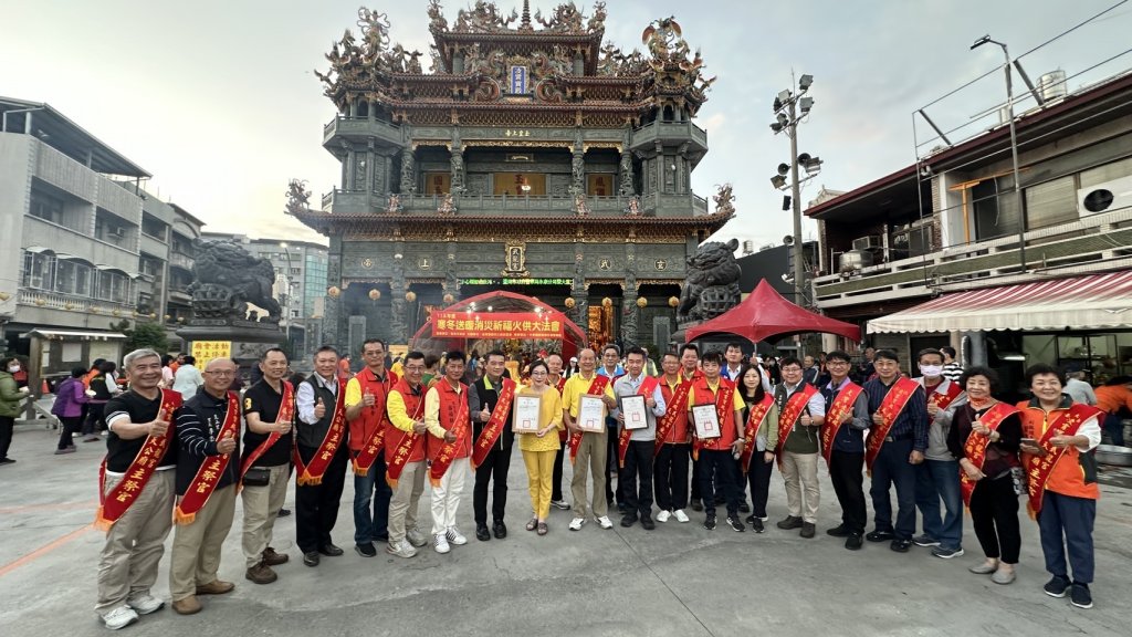 環保祭祀與公益並行 大臺南凌霄寶殿武龍宮寒冬送暖