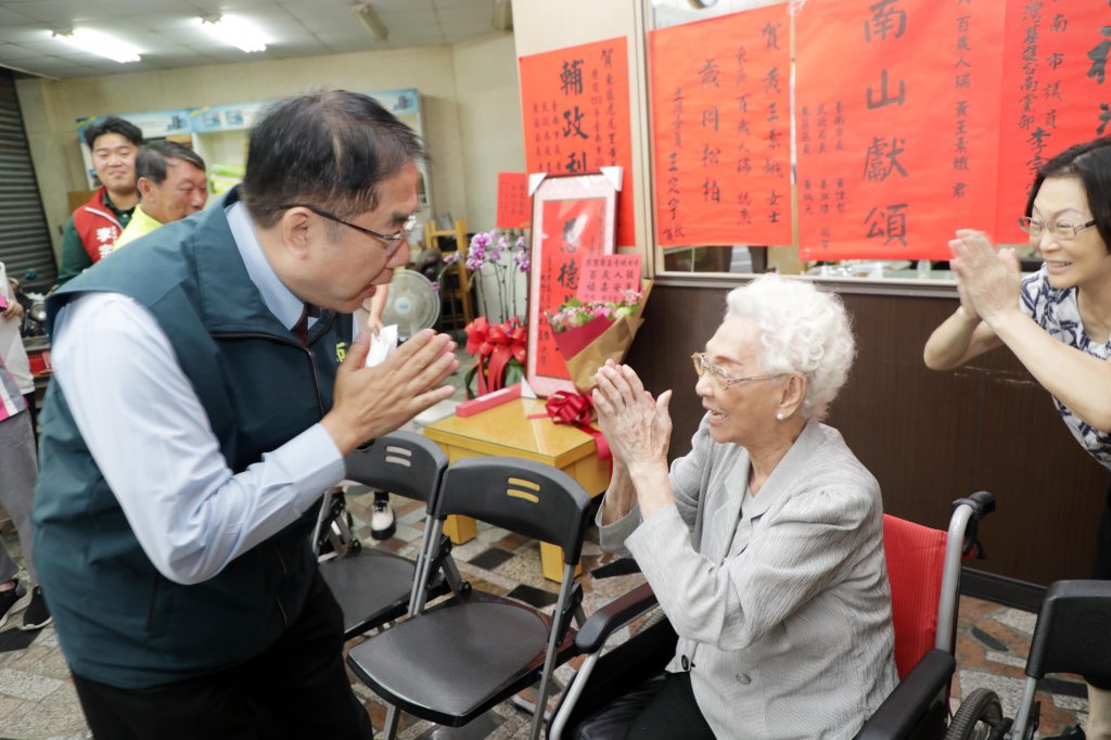 南市首重在地安老持續完善長者照顧  長照服務涵蓋連續三年六都第一