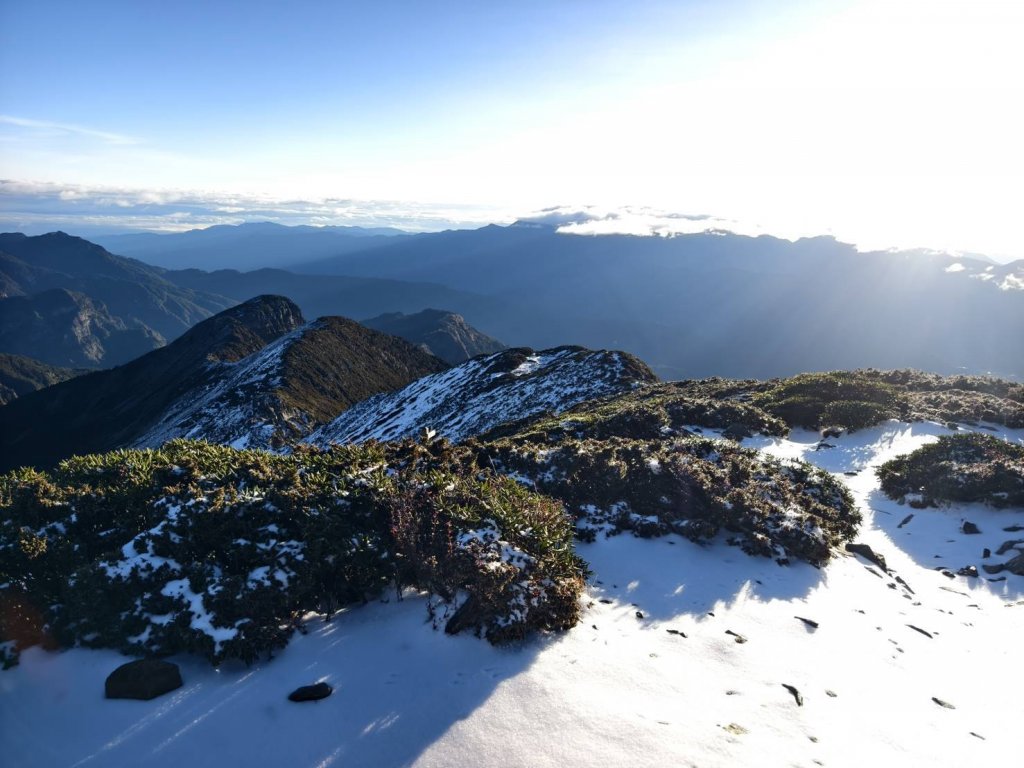 雪霸園區迎來今冬第一場雪｜登山注意安全措施