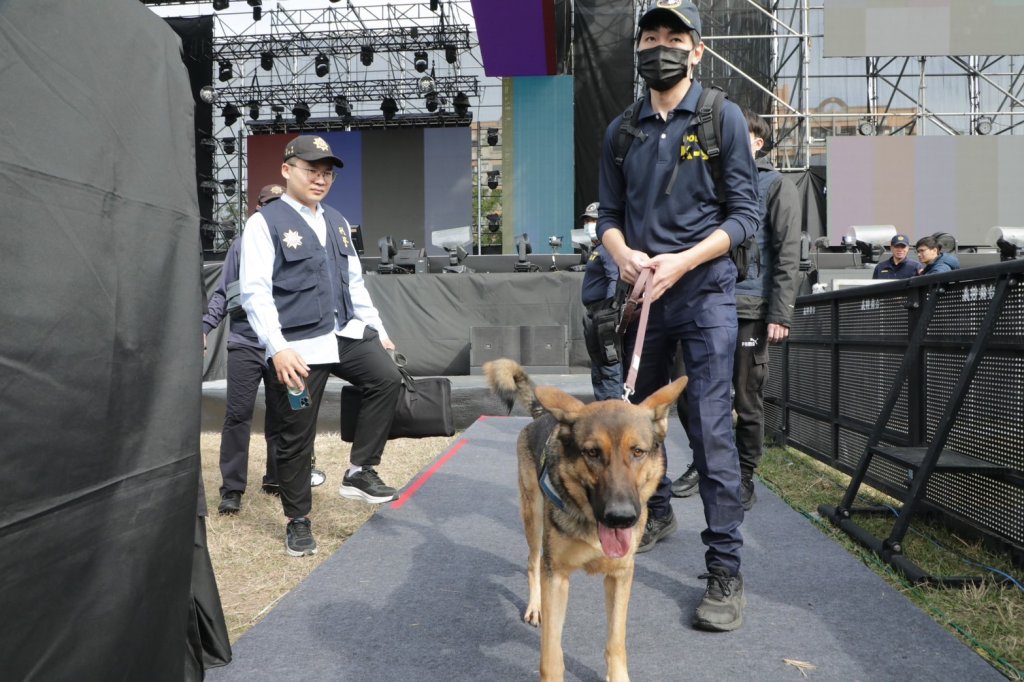 警犬出動 全面啟動2025台南好young 跨年晚會安全維護 迎來史上最隆重的演出陣容