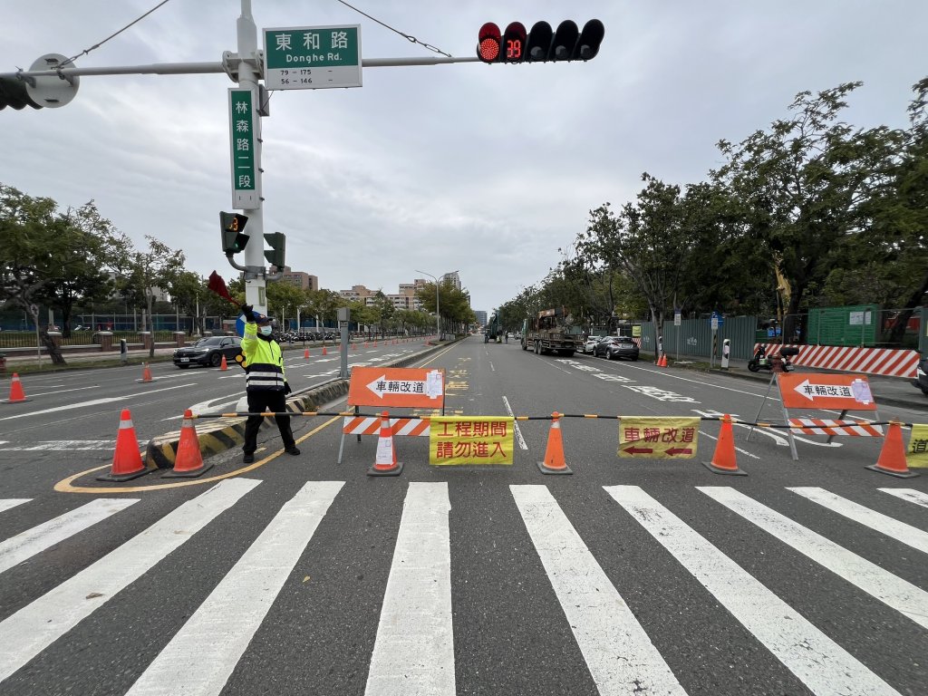 台南市東區林森路二段辦理污水揚水站工程 近期道路局部管制 請用路人配合交通疏導