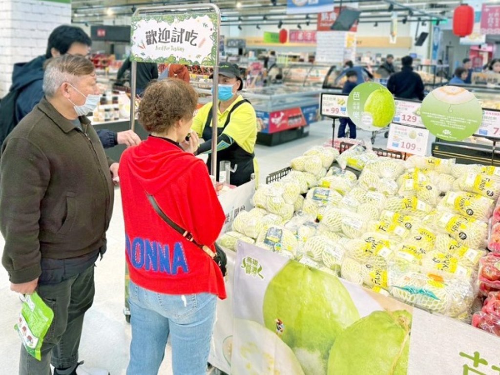 喜愛芭樂的民眾有口福了，高雄首選珍珠芭樂強勢開賣，新鮮上架全台 65 間家樂福量販門市