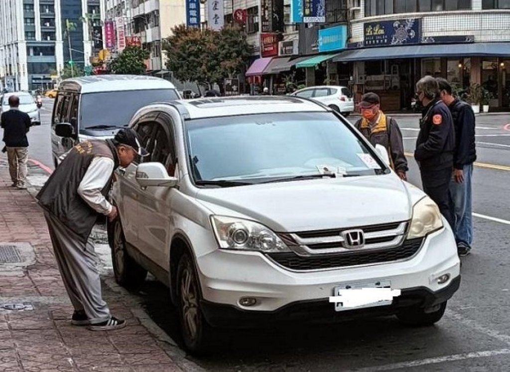 「高雄地區欠繳大戶車輛查扣聯合通報系統」告警 註銷霸王車出沒 跨機關聯合成功查封扣車 