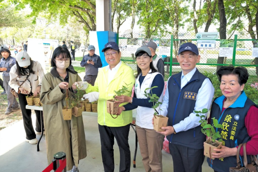 織一片生態綠網　林保署新竹分署攜手竹縣府植樹贈苗發放2000株原生苗木及1000株園藝樹種