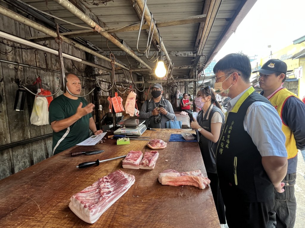 保障民眾食安 臺南市經發局市場處啟動聯合稽查永康兵仔市市場肉品衛生