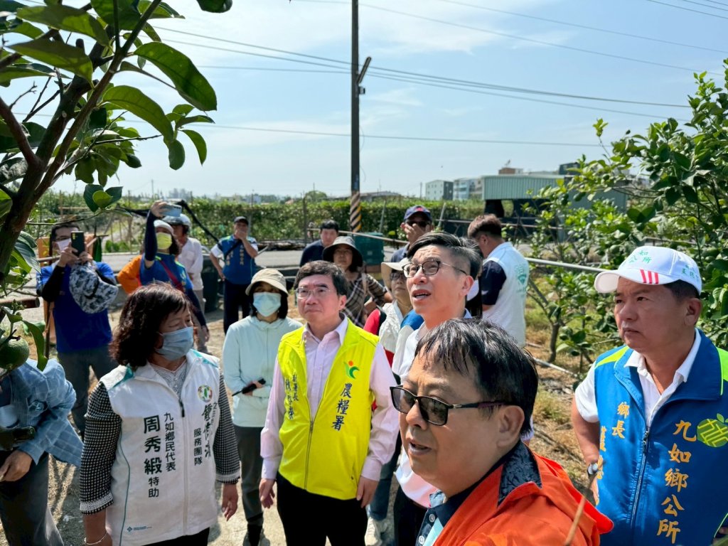 為屏東檸檬農求解方　鍾佳濱辦因應天災座談會