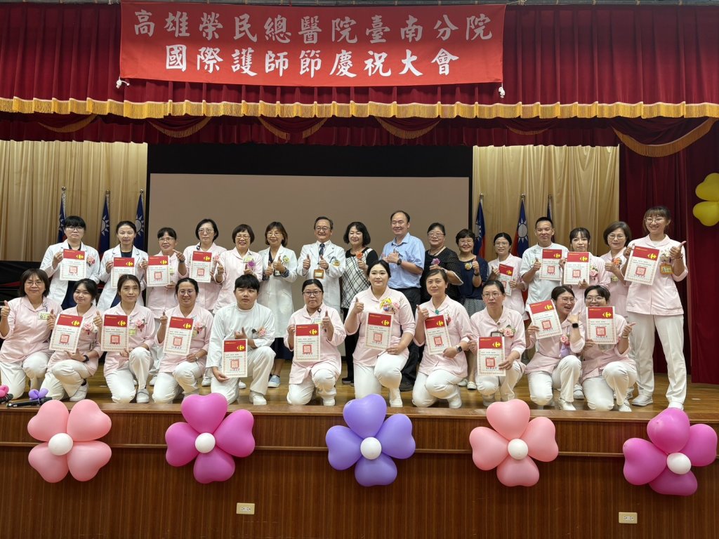 高榮南院慶祝國際護師節　獲贈鋼琴藉音樂致敬護理天使