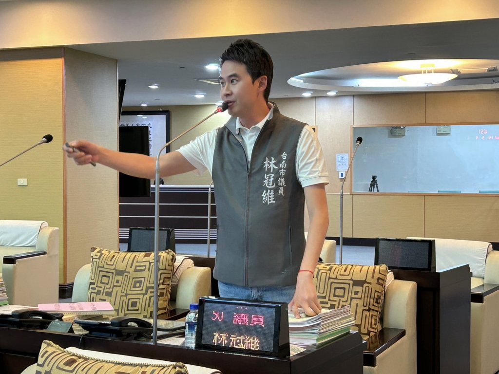 詐騙集團在台南橫行 市議員林冠維質詢警察局長林國清如何防範跟降低受害率