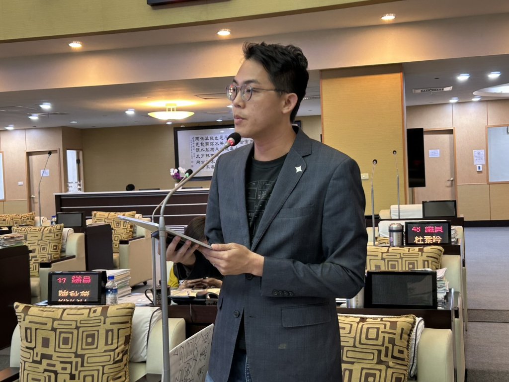 市議員李宗霖要求農業局注意美國關稅影響乳牛市場進而影響台南牛肉湯