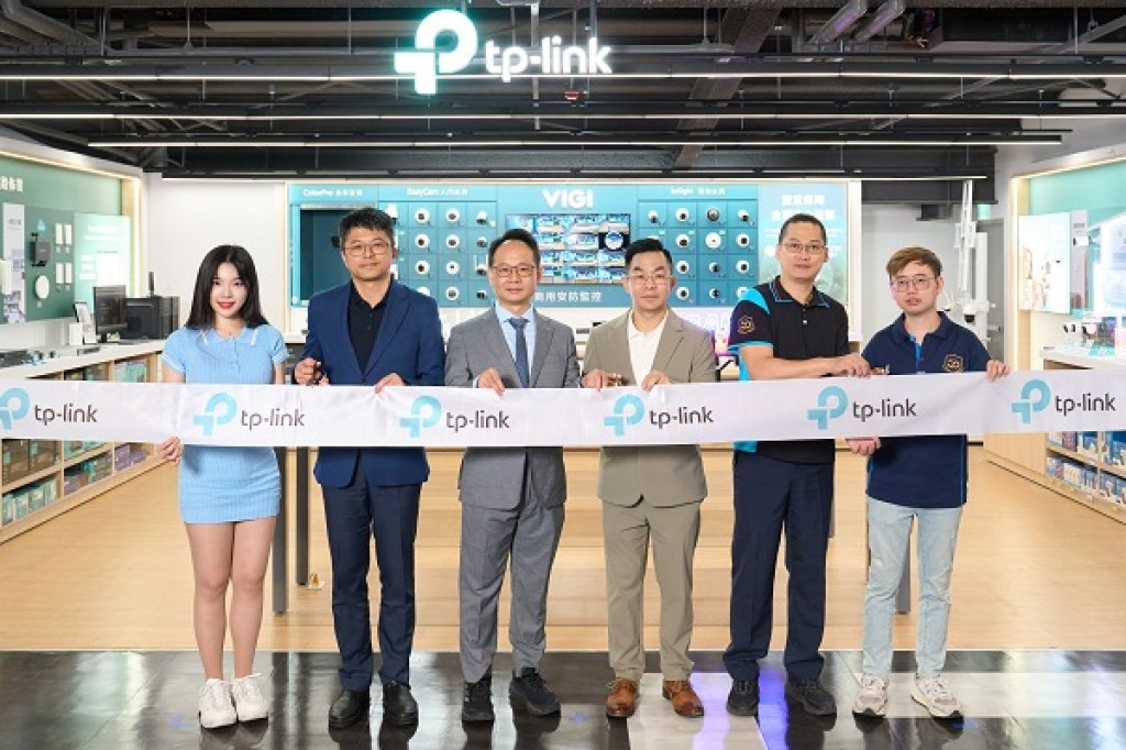 TP-Link 高雄 NOVA 旗艦店盛大開幕 四次元女神 趙娟週 化身一日店長帶你體驗最強 Wi-Fi 7 路由器、智慧家庭與商用解決方案 打造一站式未來生活與辦公新場景