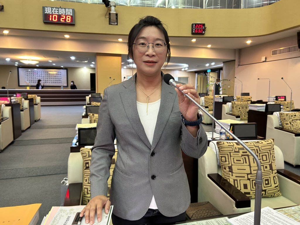 沈家鳳市政總質詢 聚焦防汛、社福與交通建設 肯定黃偉哲施政表現