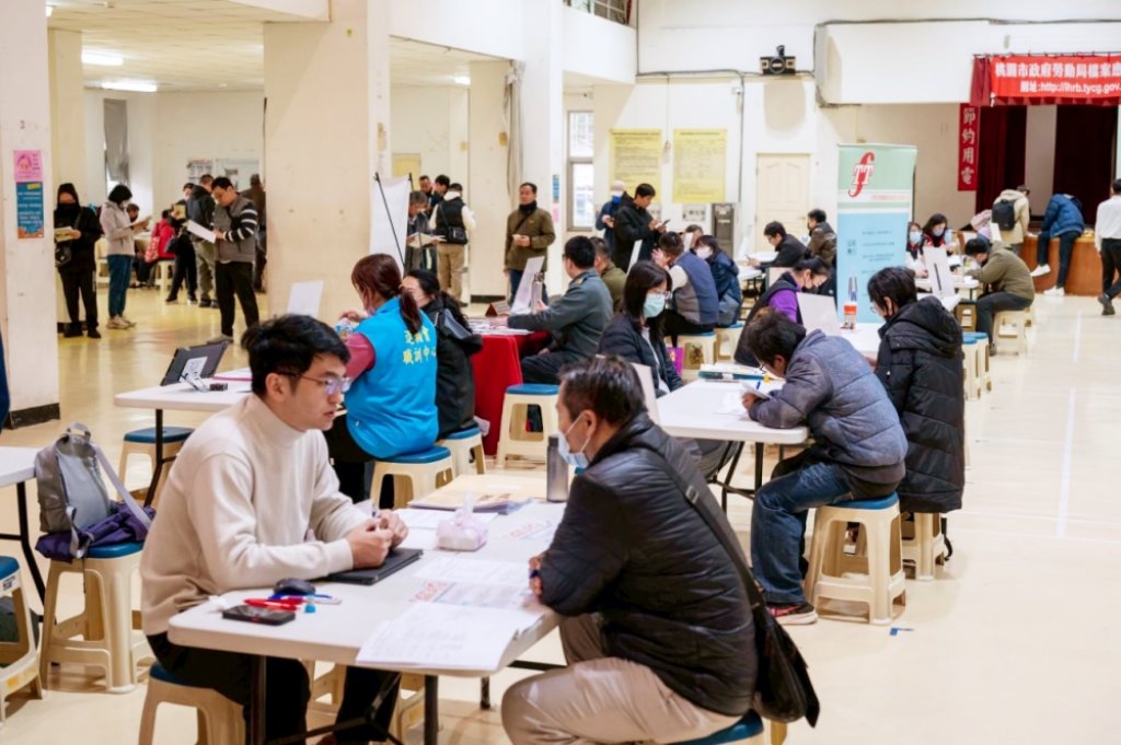 桃竹苗分署6月份在桃竹苗地區舉辦14場徵才活動　邀請263家廠商提供近萬個工作職缺