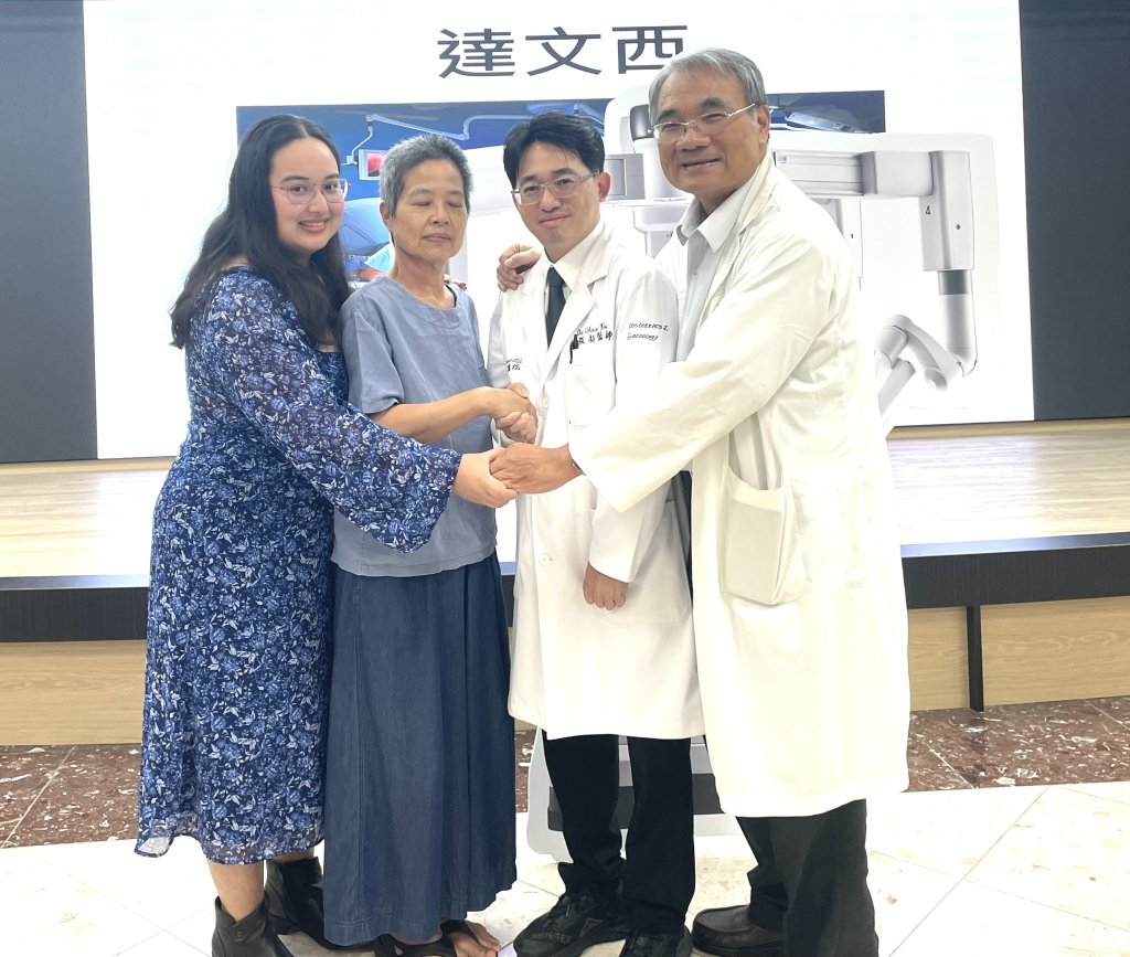 卵巢腫瘤大如籃球  達文西結合單孔腹腔鏡  免開大刀傷口不到3公分