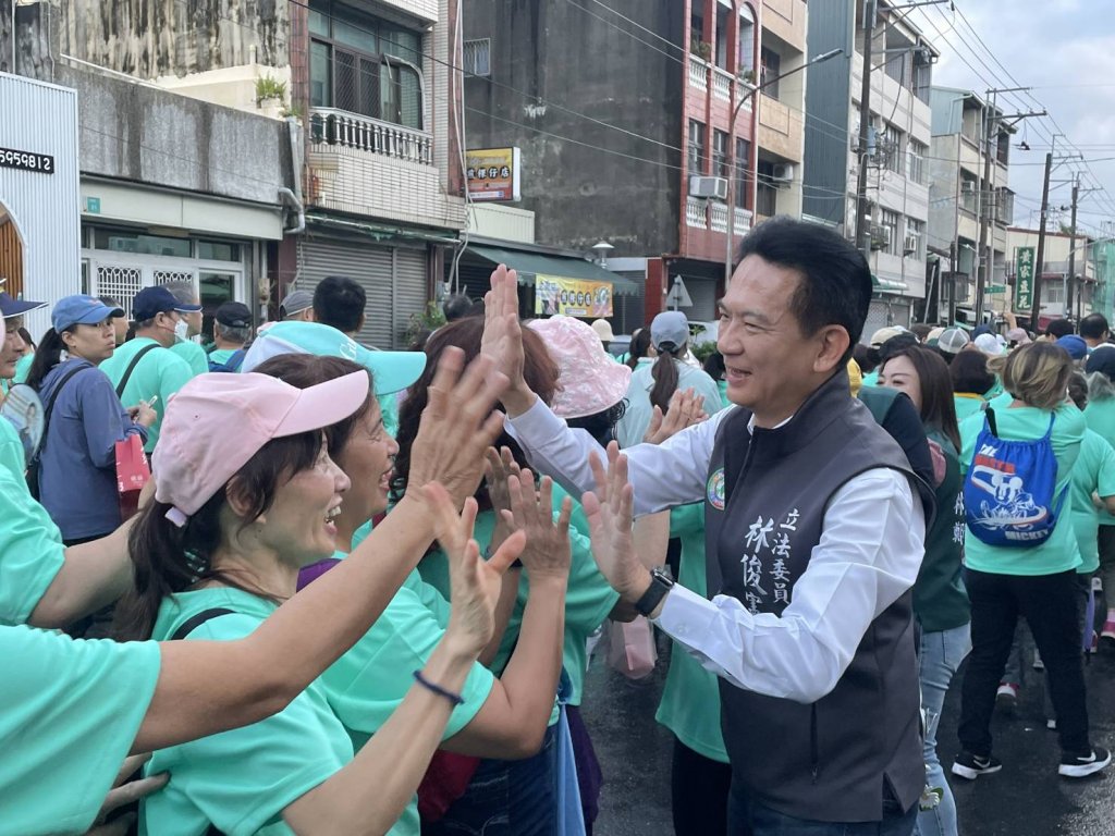 關廟山西宮健行活動熱鬧登場 立委林俊憲與五千鄉親共享活力早晨