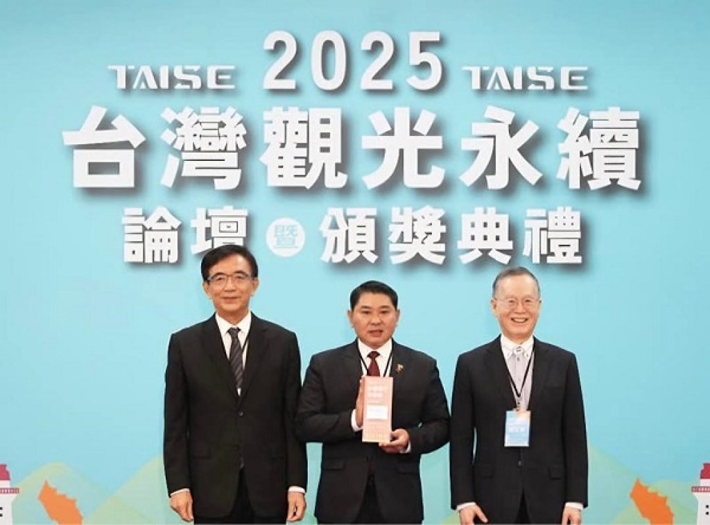 在「做值得的事」這份初衷下，翰品酒店高雄堅信：旅行不只是過夜，更是一場與環境共生、與在地共好的旅程