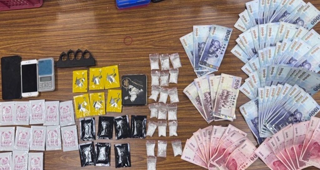  違規不依規定使用方向燈惹疑 警眼尖查獲毒品送辦