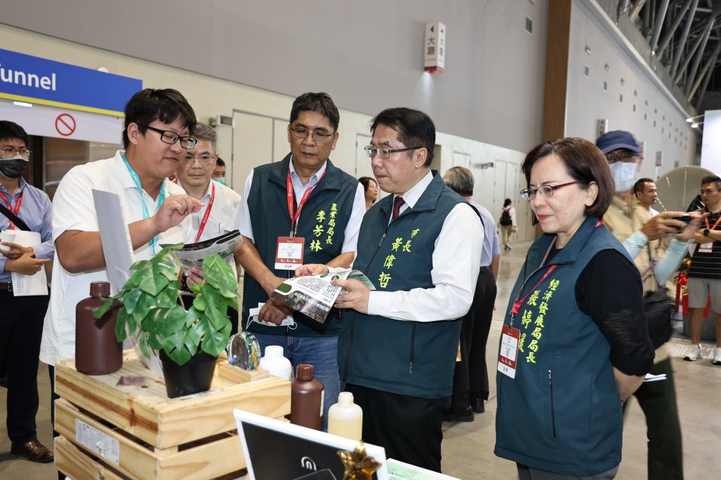 亞太農業技術展登場 黃偉哲到場參觀科技農業、打造臺南智慧農業新典範