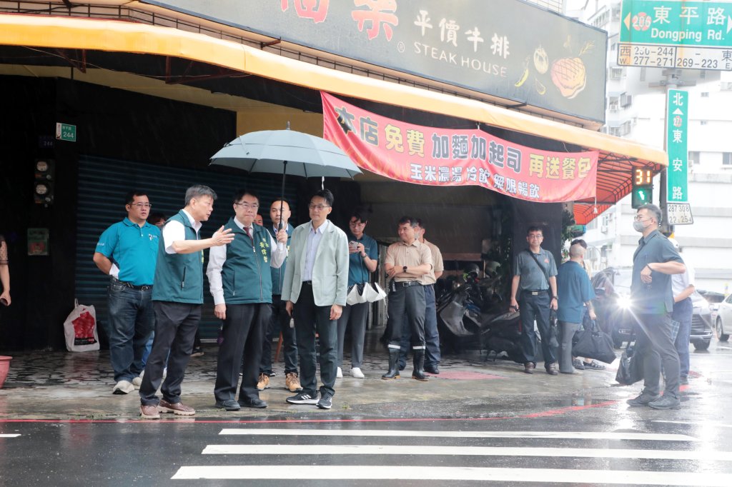 南市守護學生安心通學 黃偉哲視察後甲國中通學環境改善成果